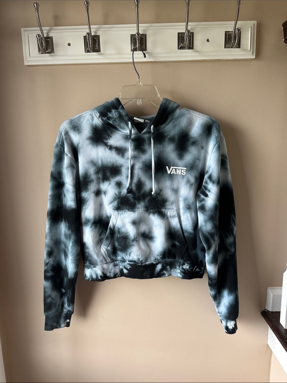 Vans Women's Black & White Tie-Dye Cropped Hoodie
